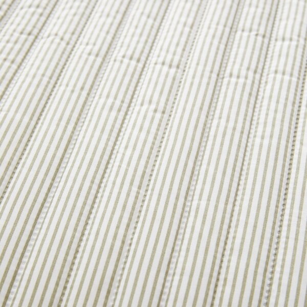 Zöld steppelt ágytakaró 220x230 cm Stripe – Catherine Lansfield