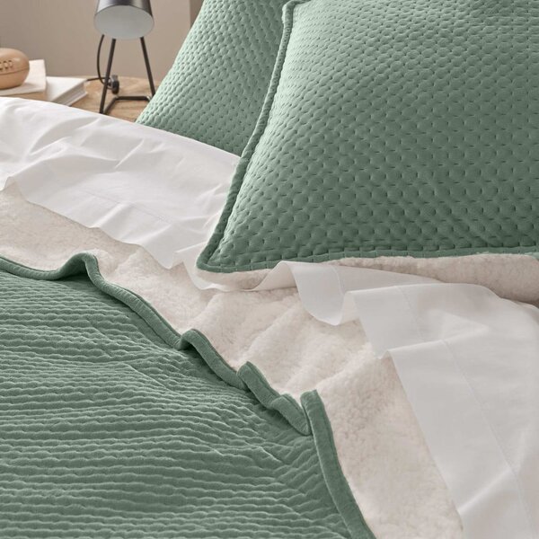 Zöld sherpa ágytakaró és párnahuzat szett 220x240 cm Mylene – douceur d'intérieur