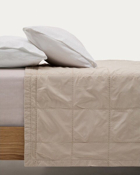 Világosbarna pamut steppelt ágytakaró 180x260 cm Isor – Kave Home