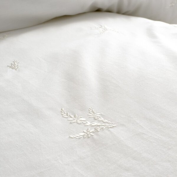 Fehér kétszemélyes pamut ágyneműhuzat 200x200 cm Lottie Floral Embroidery – Bianca