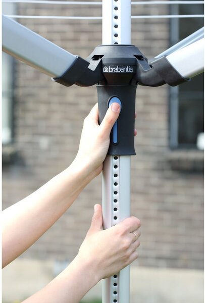 Ezüstszínű kerti ruhaszárító 50 m Lift-o-Matic Advance – Brabantia