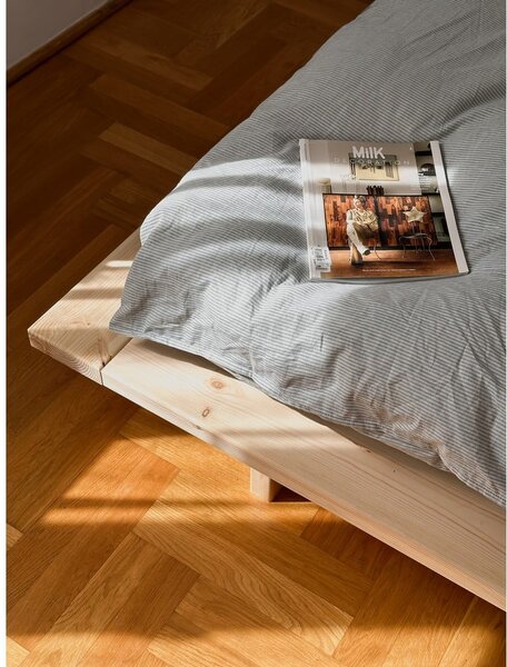 Borovi fenyő franciaágy ágyráccsal 180x200 cm Japan – Karup Design