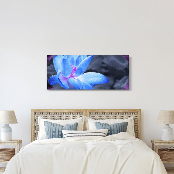 Egy virág képe részletesen (120x50 cm)