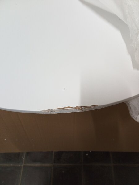 AKCIÓ Fehér étkezőasztal fekete lábakkal OSLO 80x80 II. osztály