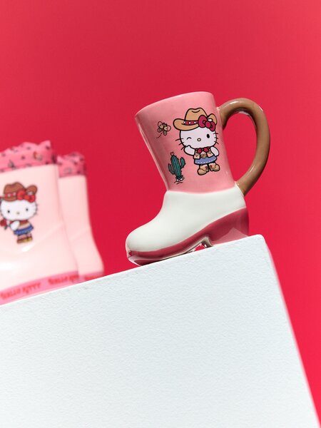 Sinsay - Cipő alakú kerámia bögre Hello Kitty - többszínű