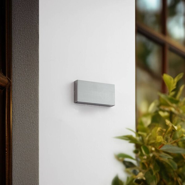 Lindby LED kültéri falilámpa Jarte, ezüst, fém, 17 cm, IP54, Króm / ezüst, Alumínium, Modern