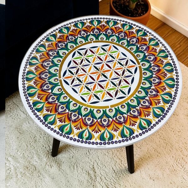 Dekorációs fehér asztal, kézzel festett mandala mintával, biztonsági üveggel, 50 cm