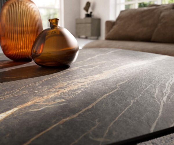 DELIFE Dohányzóasztal Edge hajóformájú 90x90 cm Laminam® kerámia Noir Desir barna Parabi rozsdamentes acél szálcsiszolt