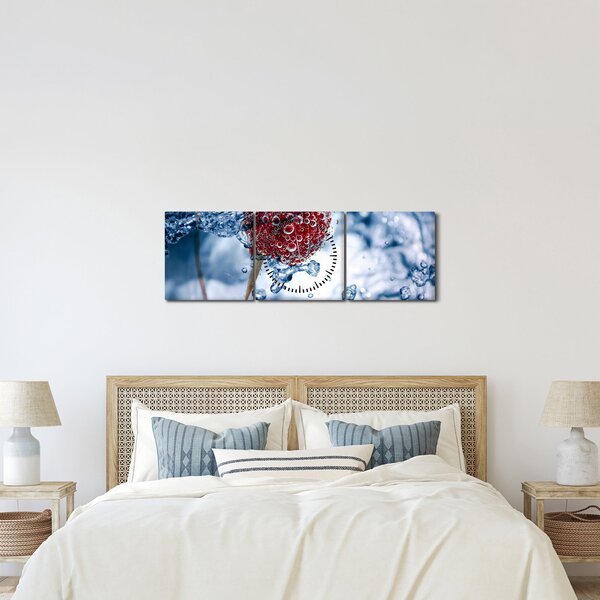 Kép - málna részlete a vízben (órával) (90x30 cm)