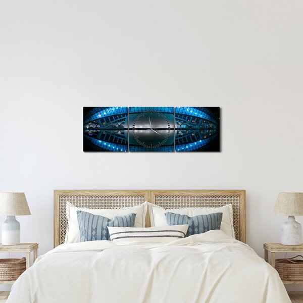 Egy kép a futballstadionról (órával) (90x30 cm)