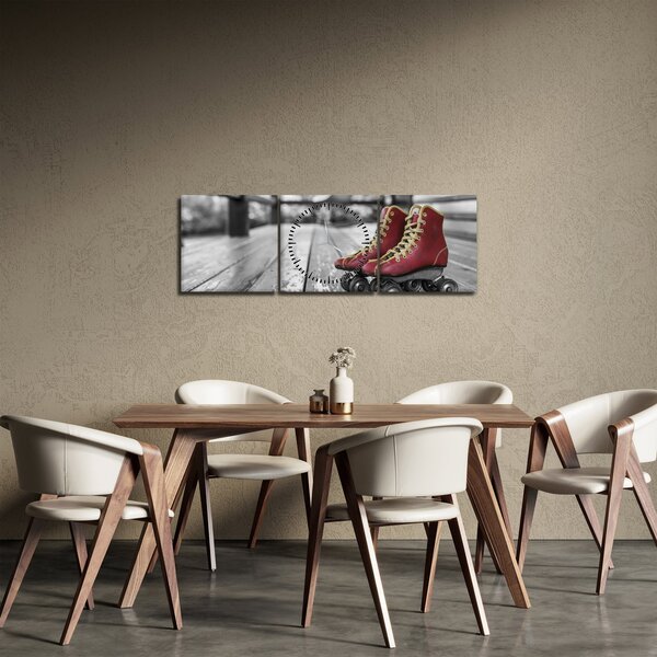 Egy piros régi görgős cipő képe (órával) (90x30 cm)