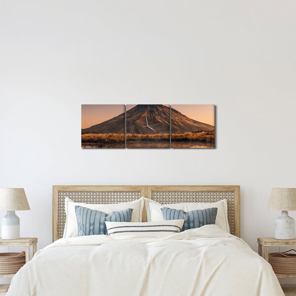 A Mount Taranaki visszaverődése, Új-Zéland (órával) (90x30 cm)