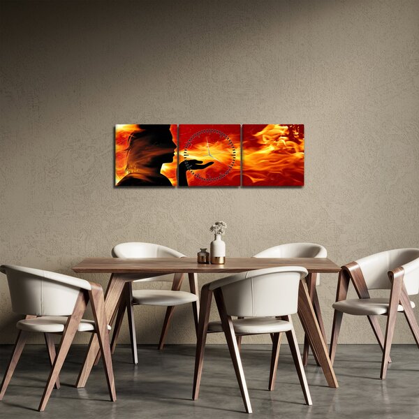 Egy nő képe lángokkal (órával) (90x30 cm)
