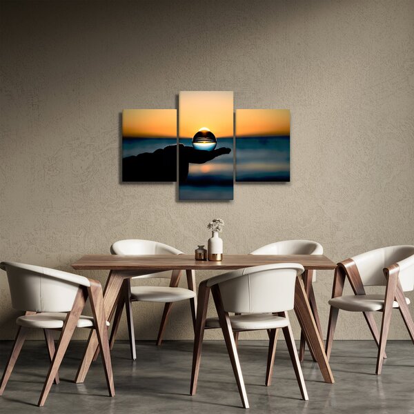 Üveggolyó a tenyérben (90x60 cm)