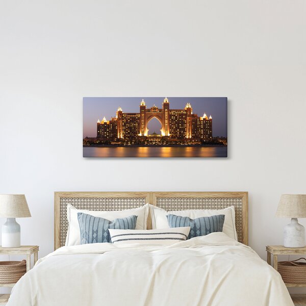Kép egy épületról Dubajban (120x50 cm)