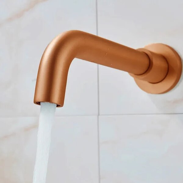 Falra szerelhető csaptelep Rea Lungo Long Copper Brush + box