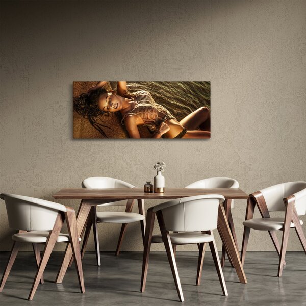 Fekvő nő a tengerparton képe (120x50 cm)