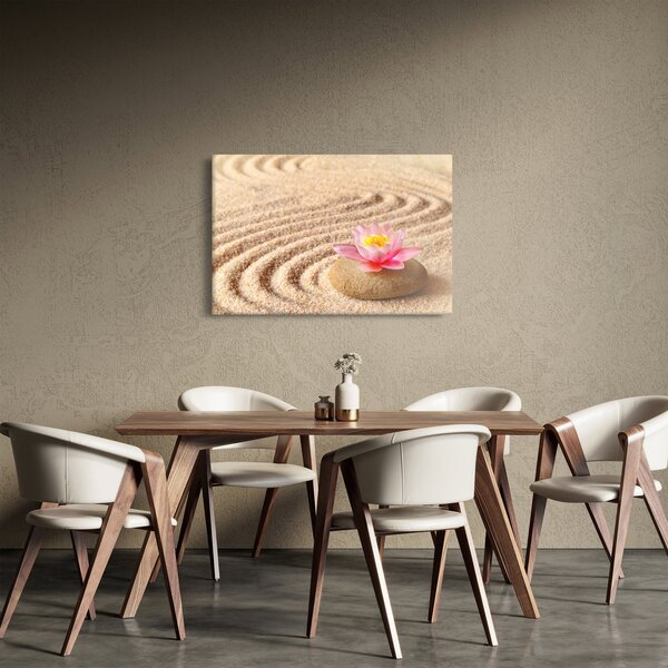 Egy kő, virággal a homokban képe (90x60 cm)