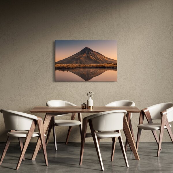 A Mount Taranaki visszaverődése, Új-Zéland (90x60 cm)