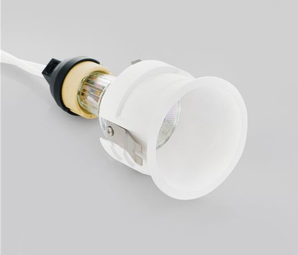 Spezia LED spot lámpatest