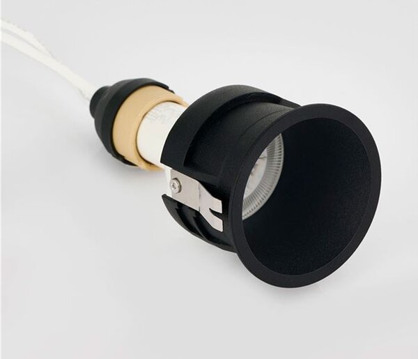 Spezia LED spot lámpatest