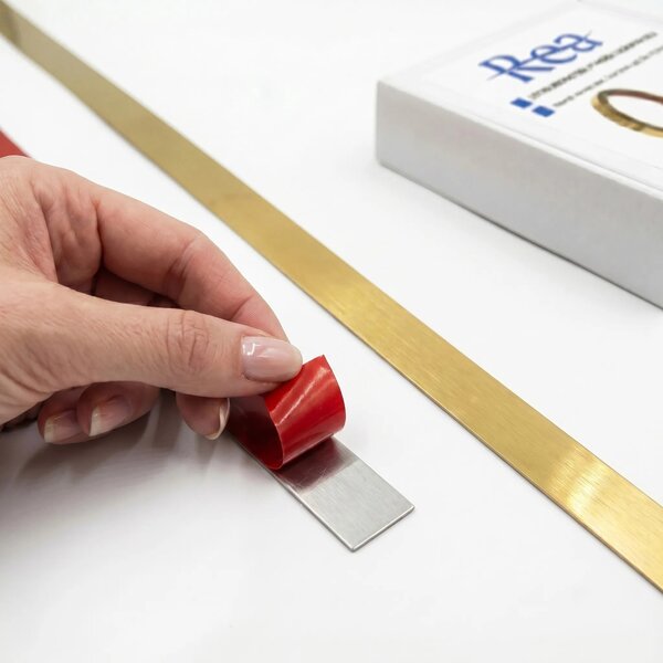 Öntapadós dekorációs szegélyléc Rea P14454 2cm Brush Gold