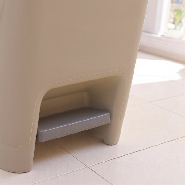 DÜNYA Pedálos slim szemetes bézs színben 25 L 46x25x37 cm