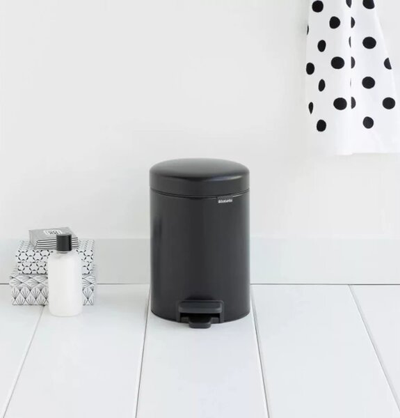 Brabantia PEDAL BIN NEWICON pedálos szemetes 3L 26,4x16,8x23,5 cm fekete matt
