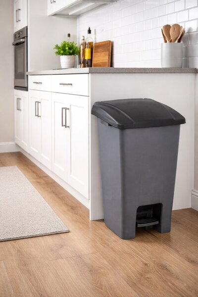 Pedálos szemetes 70 L 45,5x53x74,3 cm szürke-fekete