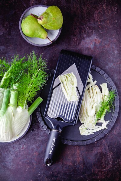 Microplane állítható V-pengés szeletelő, Julienne funkcióval