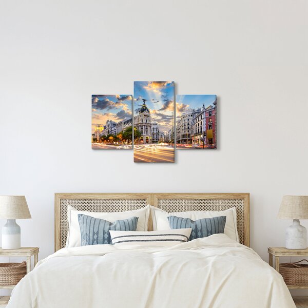 Kép - Calle Gran Vía, Madrid, Spanyolország (90x60 cm)