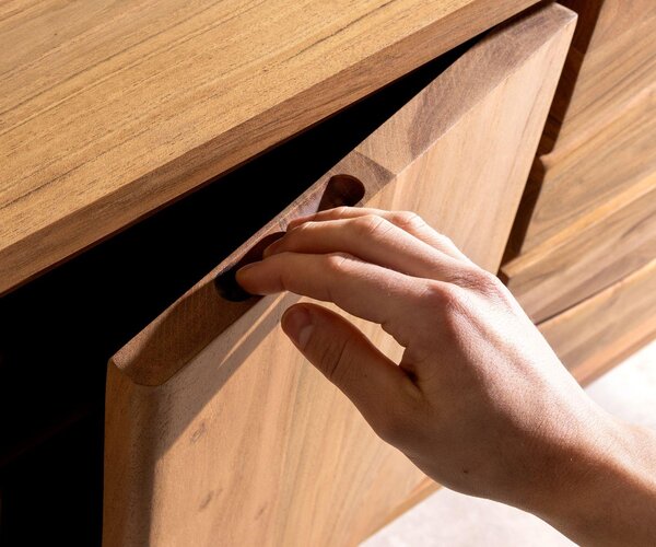 DELIFE Komód Live-Edge 147 cm akác természetes 3 fiók 2 ajtó