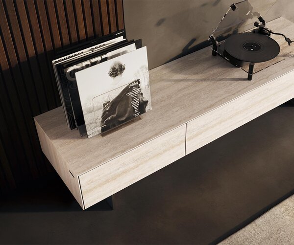 DELIFE TV szekrény Cuor 150 cm kerámia Laminam® Travertino Bianco krémfehér 1 billenő ajtó 1 fiókos lebegő rozsdamentes acél láb