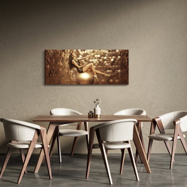 Egy nő képe egy arany szobában (120x50 cm)