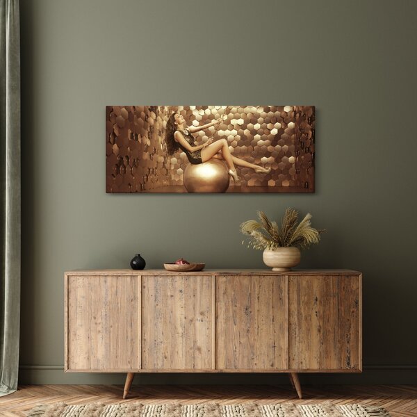Egy nő képe egy arany szobában (120x50 cm)