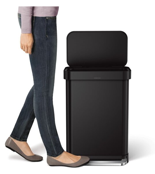 Matt fekete acél pedálos szemetes 55 l – simplehuman