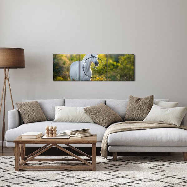 Egy fehér ló képe a réten (órával) (90x30 cm)