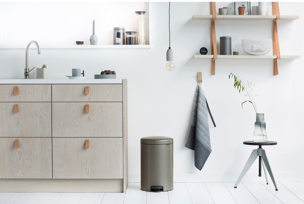 Szürke acél pedálos szemetes 20 l NewIcon – Brabantia