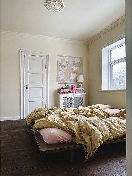 Barna borovi fenyő franciaágy ágyráccsal 180x200 cm Japan – Karup Design