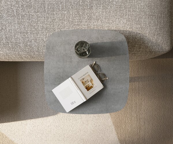 DELIFE Dohányzóasztal Edge hajóformájú 50x50 cm kerámia beton szürke eleny fém fekete