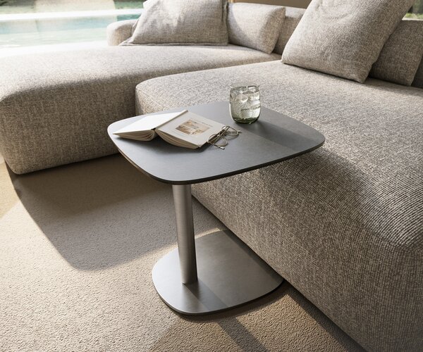 DELIFE Dohányzóasztal Edge hajóformájú 50x50 cm kerámia beton szürke eleny rozsdamentes acél szálcsiszolt