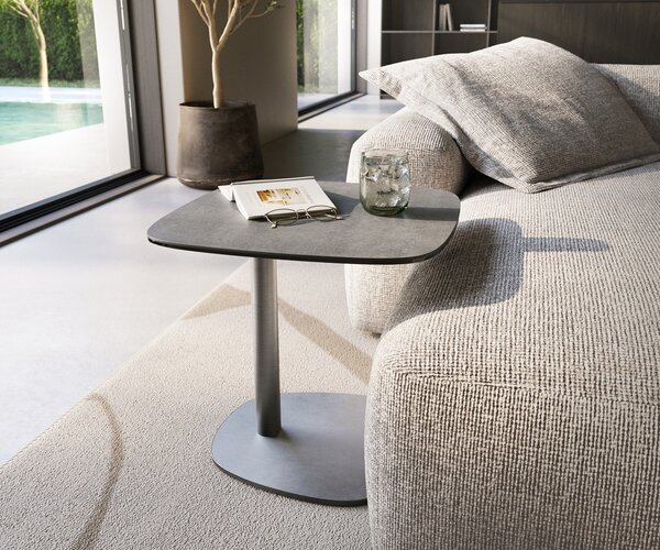 DELIFE Dohányzóasztal Edge hajóformájú 50x50 cm kerámia beton szürke eleny rozsdamentes acél szálcsiszolt