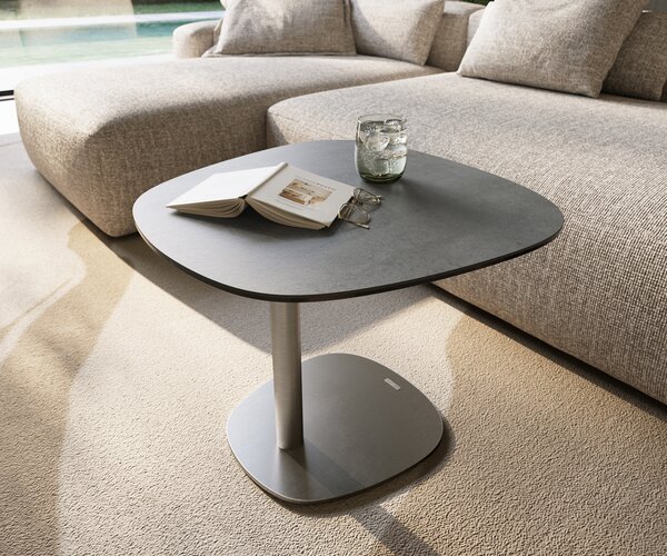 DELIFE Dohányzóasztal Edge hajóformájú 60x60 cm kerámia beton szürke eleny rozsdamentes acél szálcsiszolt