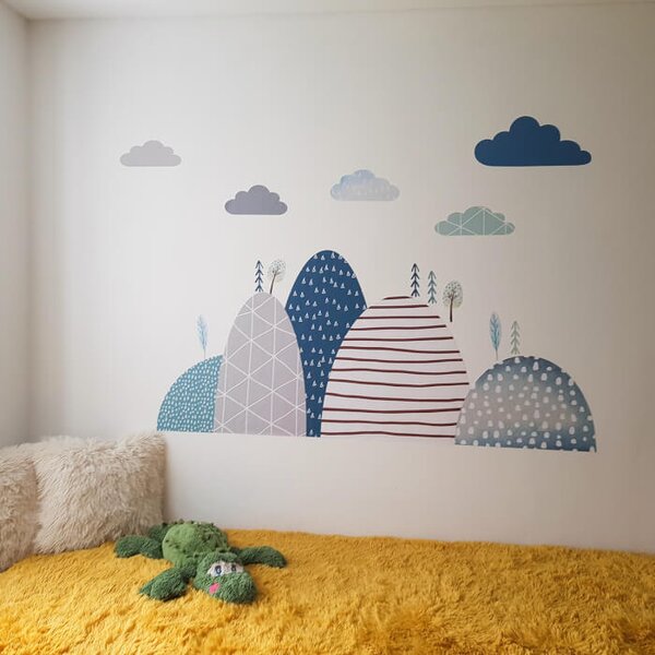 INSPIO - átragasztható textil matrica - Gyerekszoba falmatrica - Dombokon túl