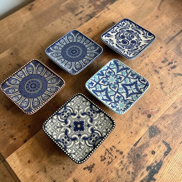 Kisméretű kerámia kocka alakú tálka 10×1,5 cm-es méretben