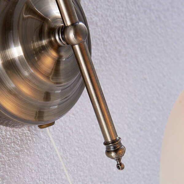Lindby fali lámpa Hanna, 18 m, antik sárgaréz, fém, üveg, dimmelhető, Fehér / opál, Nappali / Étkező, Üveg, Antik