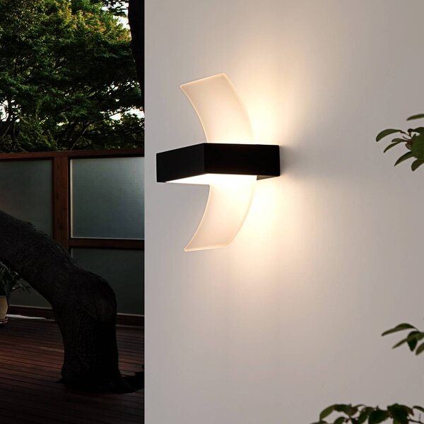 Lucande Ívelt LED kültéri fali lámpa Skadi, Alu / szürke / cink, fém, Modern