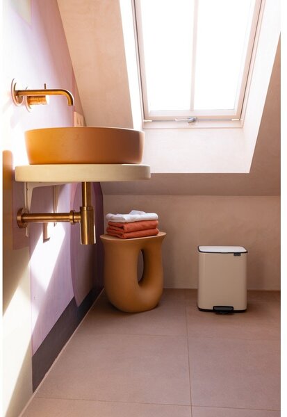 Bézs acél pedálos szemetes 12 l Bo – Brabantia