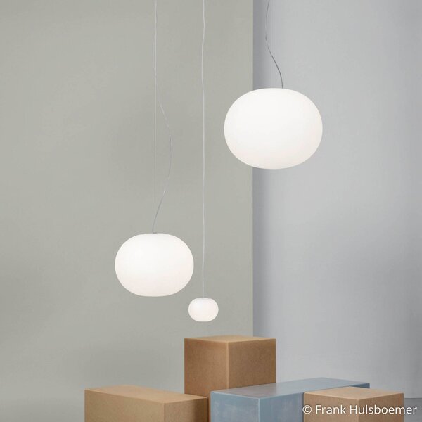 FLOS Glo-Ball - gömb alakú függőlámpa 45 cm, dimmelhető, Fehér / opál, Nappali / Étkező, Üveg, Dizájn
