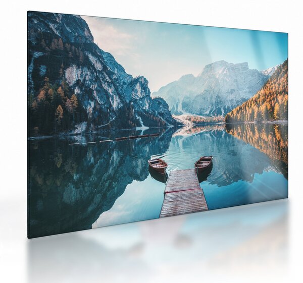 Üveg kép - Csónakok a Braies-tónál (70x50 cm)